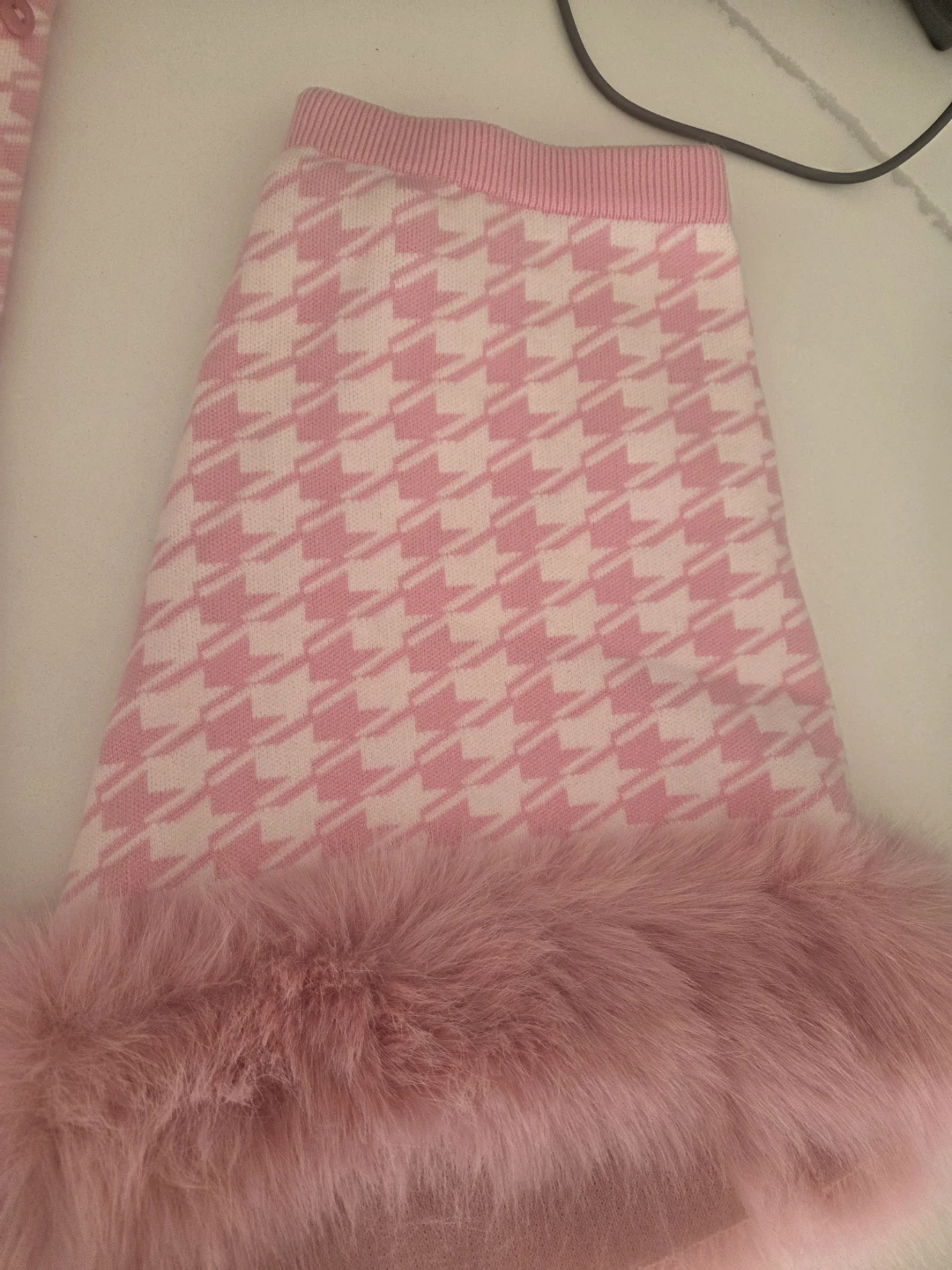 AKIRA Pink Houndstooth Faux Fur Trim Cardigan - photo 3