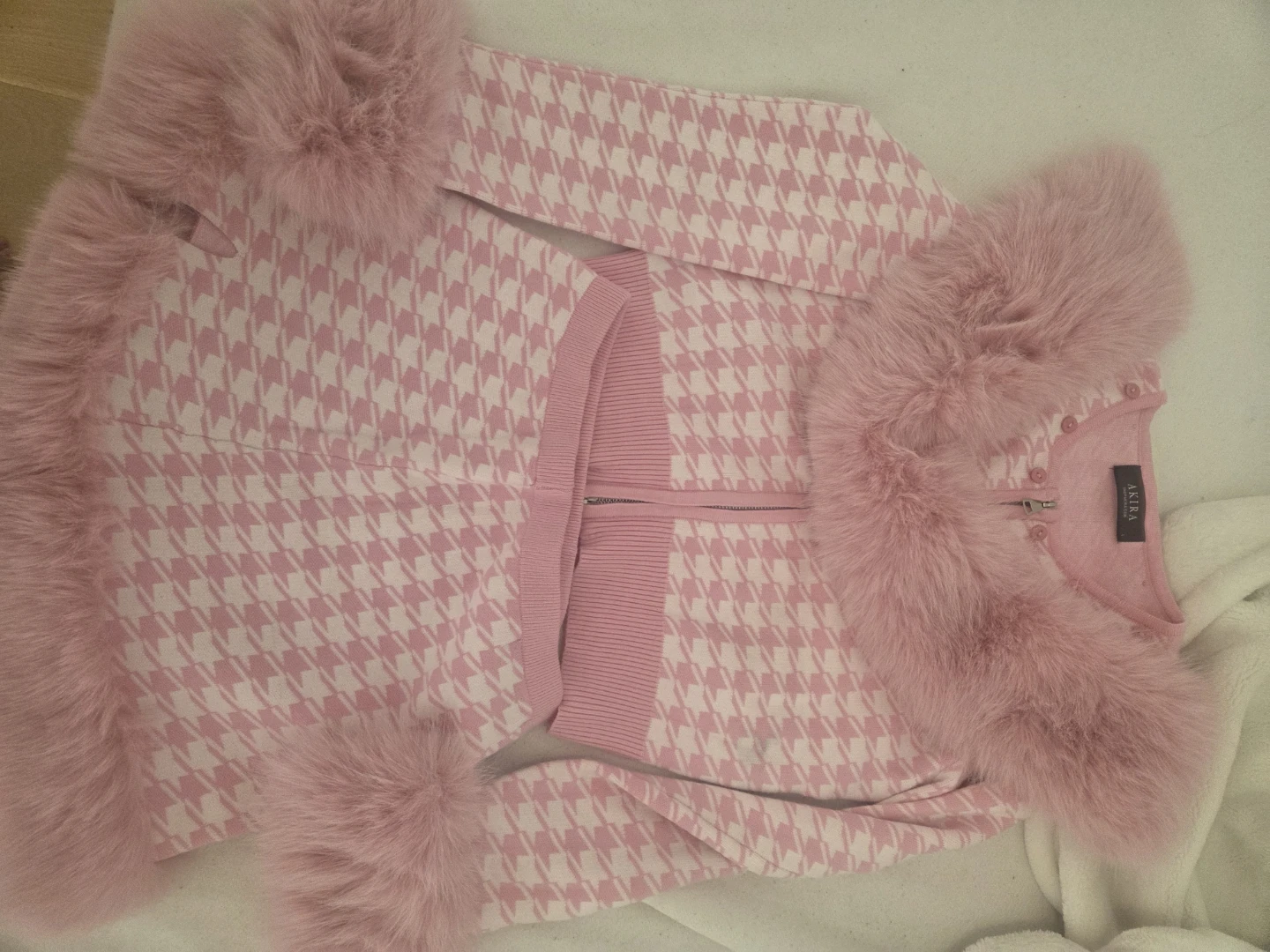 AKIRA Pink Houndstooth Faux Fur Trim Cardigan - photo 4