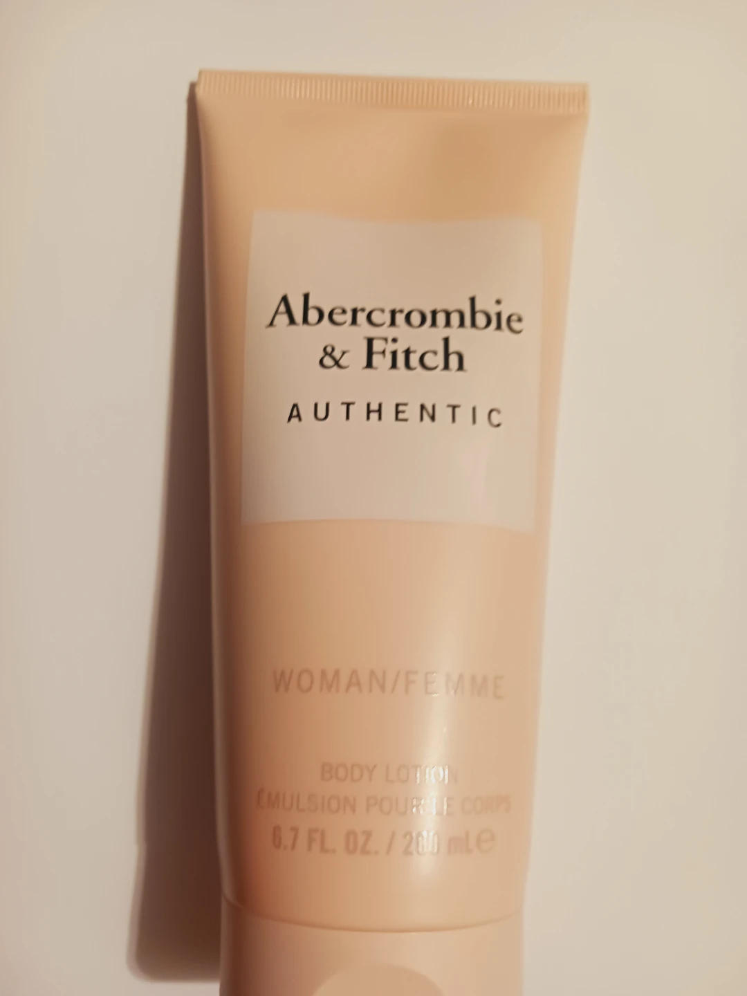 New !! Abercrombie & Fitch Body Lotion for Woman 6.7 oz - photo 2
