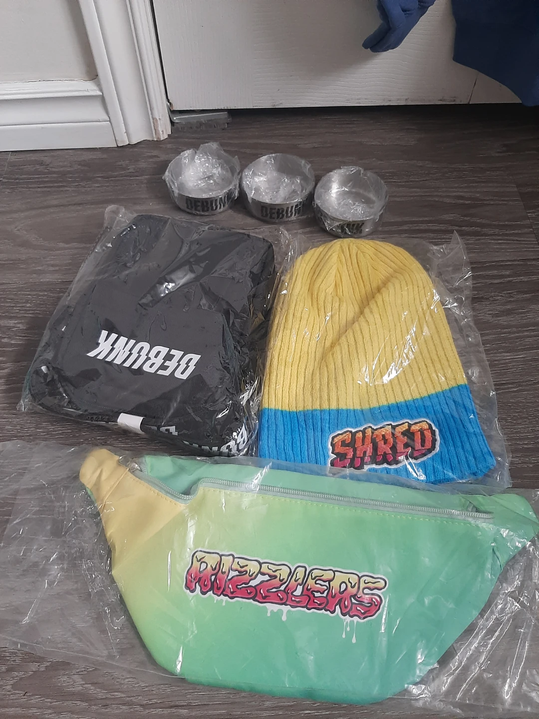 Various merch (weed) - photo 3