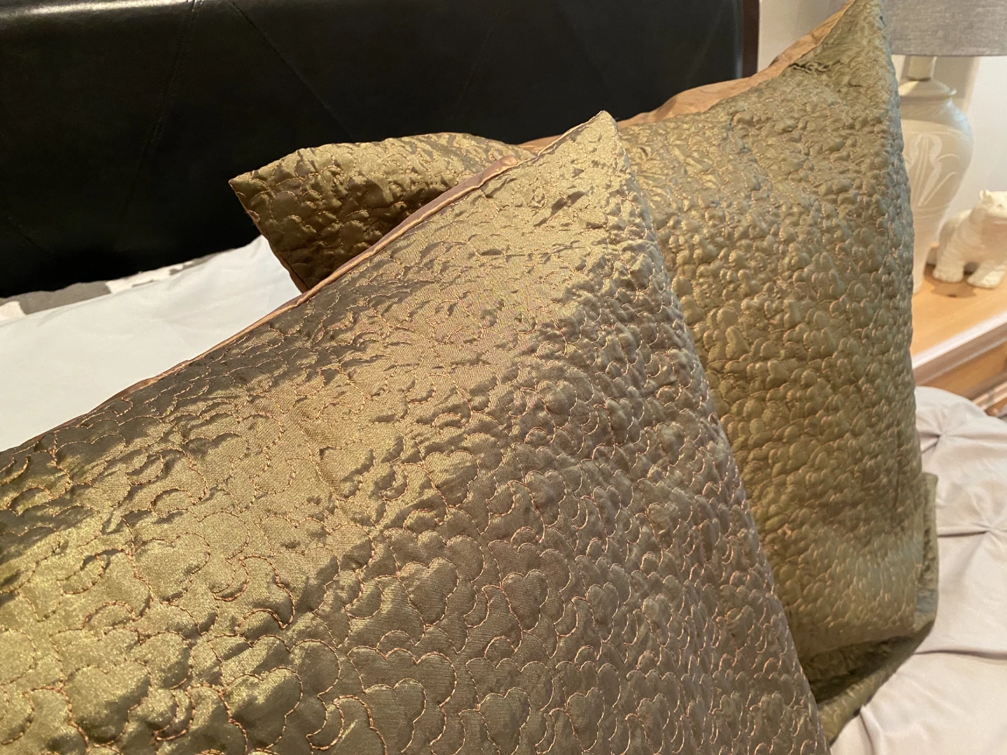 Pair of decorative throw pillows - photo 3