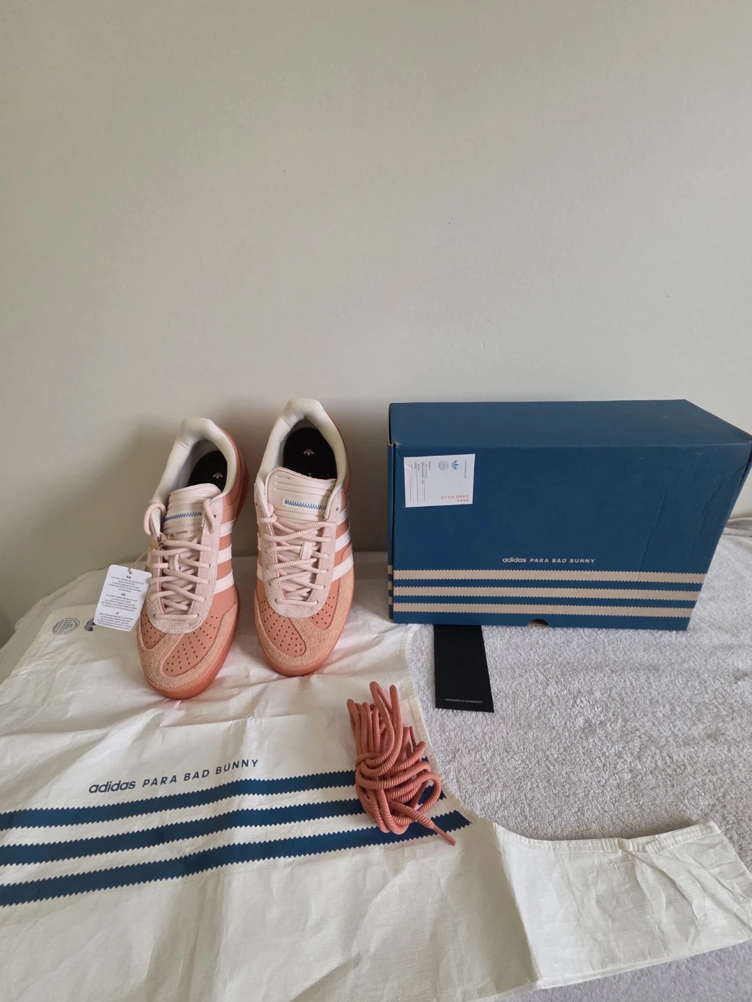 1 Pair Bad Bunny Cabo Rojo Addidas sneakers 11.5 US New - photo 4
