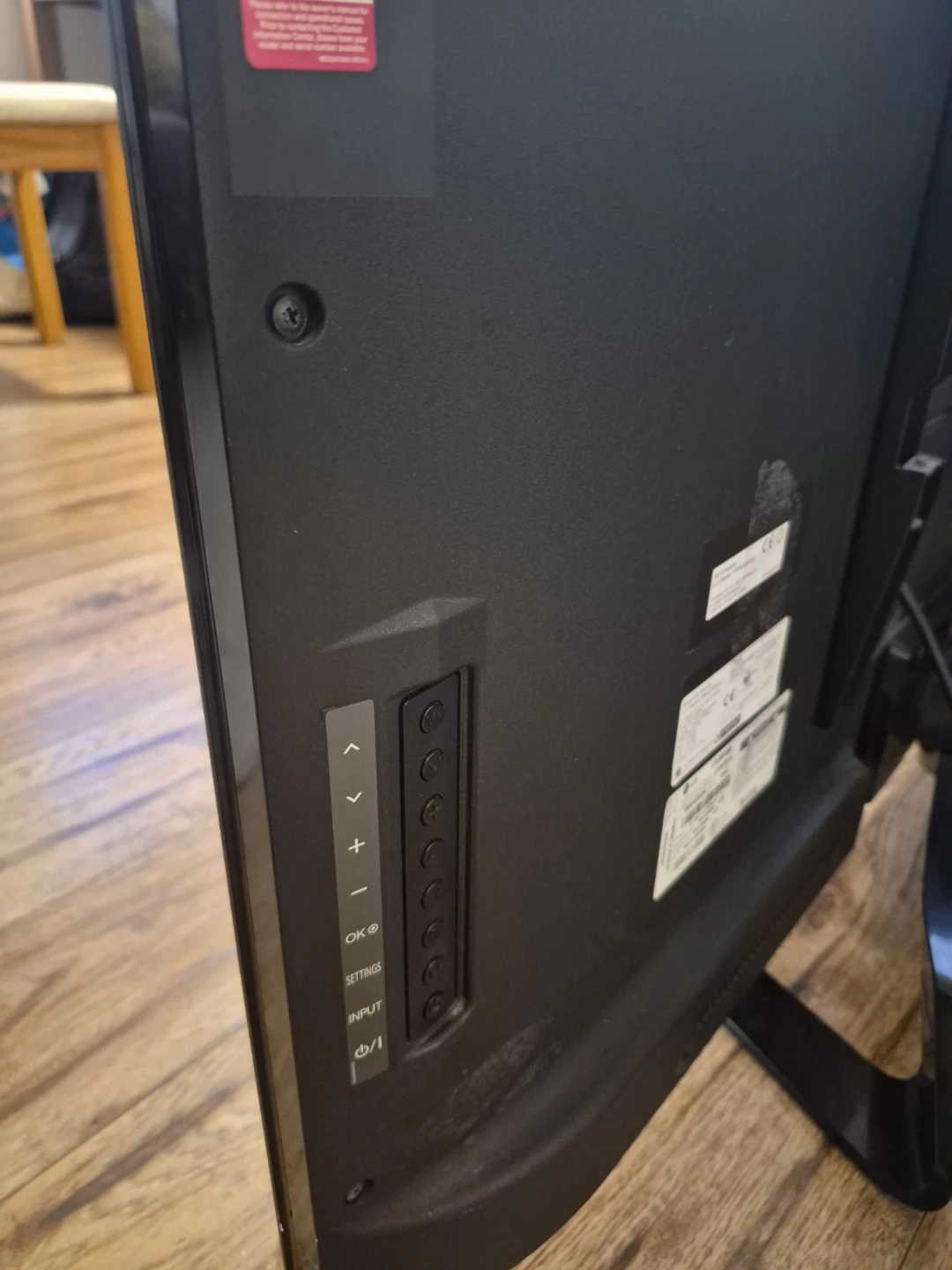 LG 47" 47LM6400 Smart LED TV - Needs Repair - photo 2