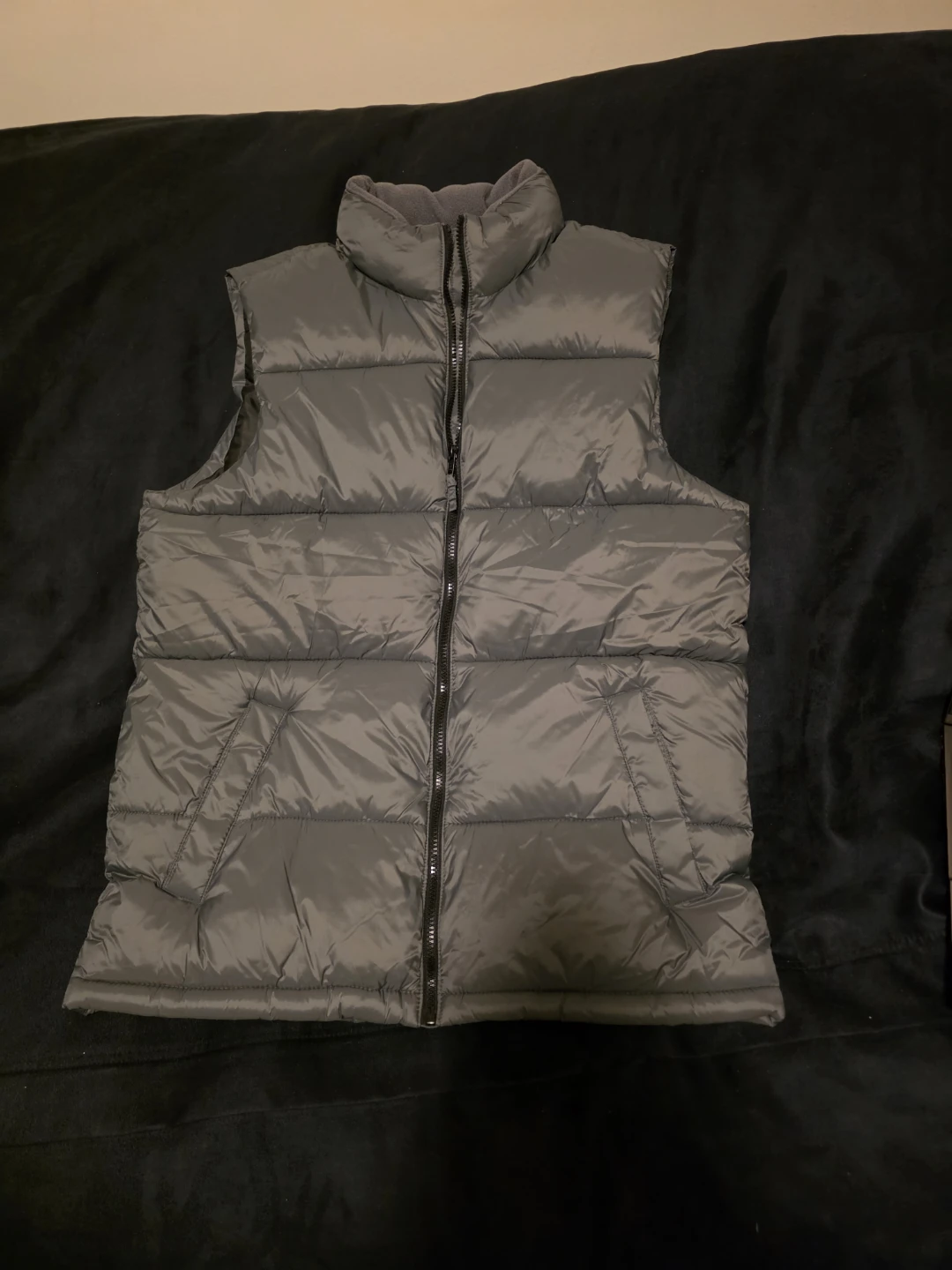 Old Navy Puffer Vest - Grey - Large - photo 2