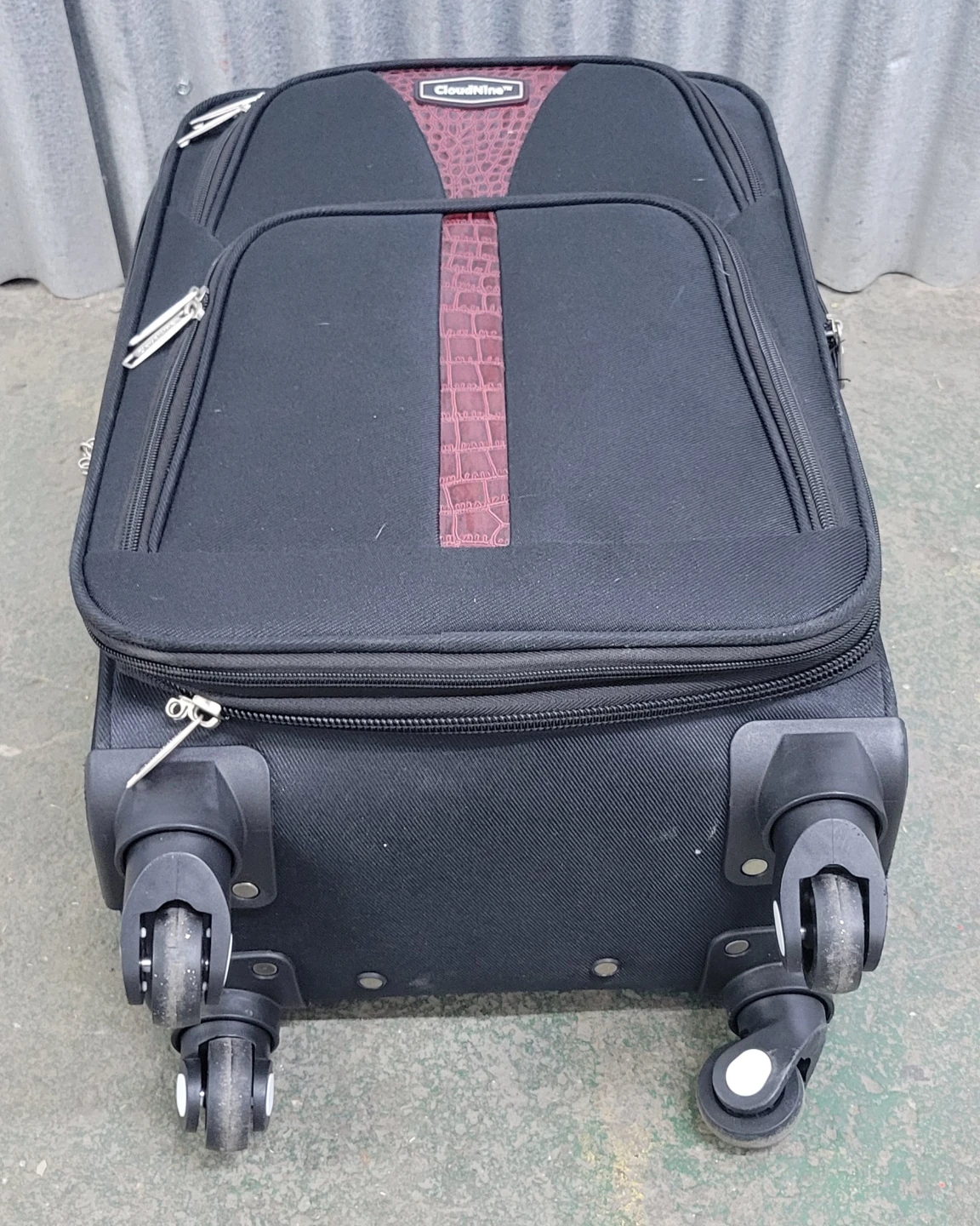 Cloud Nine Black Spinner Carry-on suitcase - photo 3