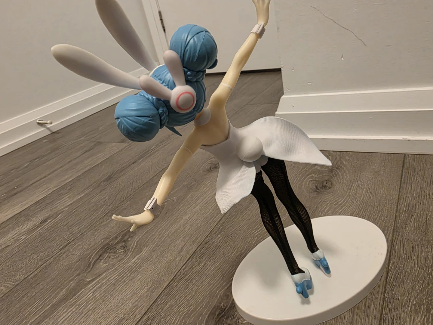 Hatsune Miku Bunny Figure - photo 5