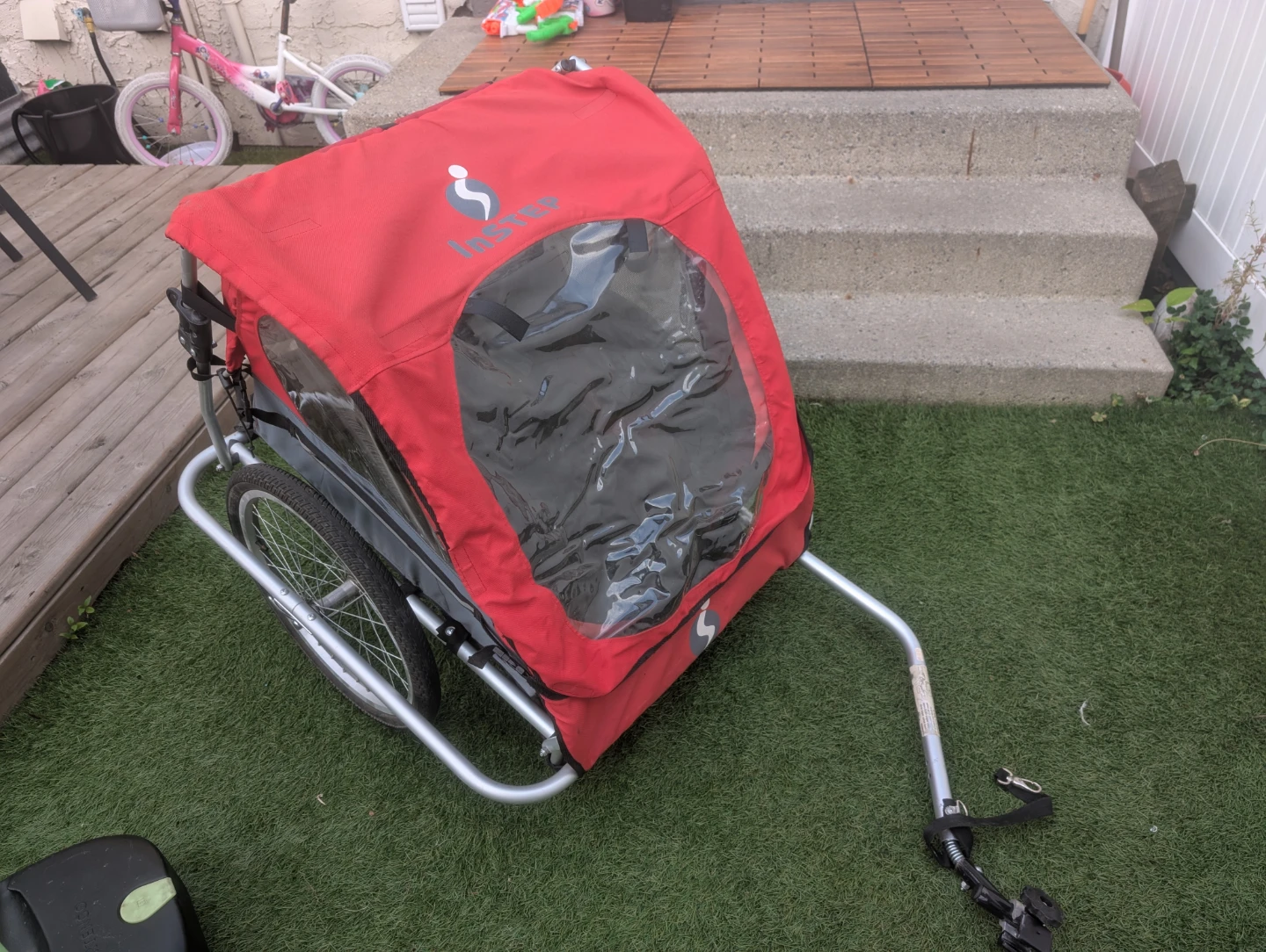 Bicycle trailer for two kids
