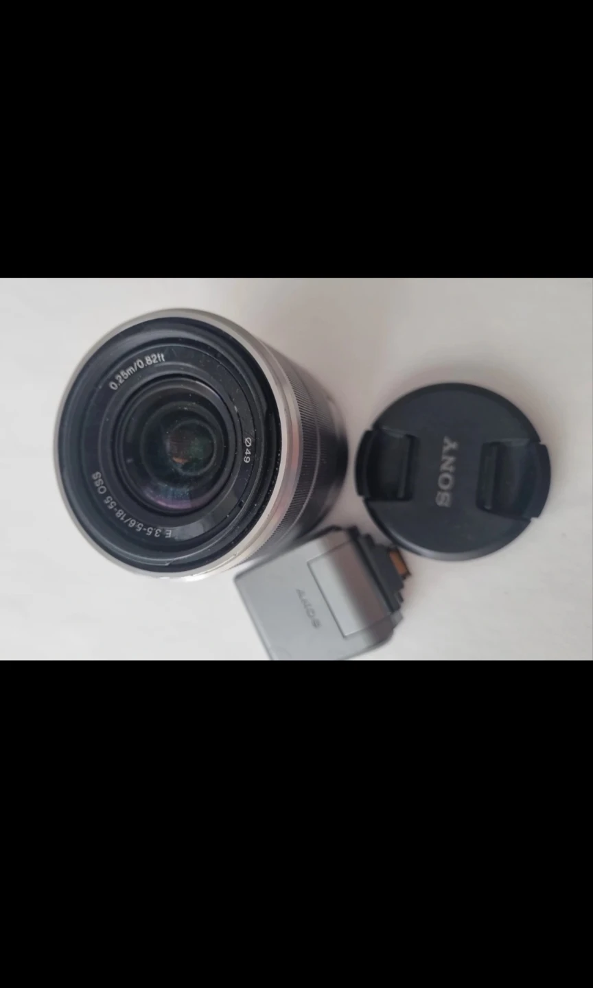 Sony Lens E 3.5-5.6/18-55 OSS & flash