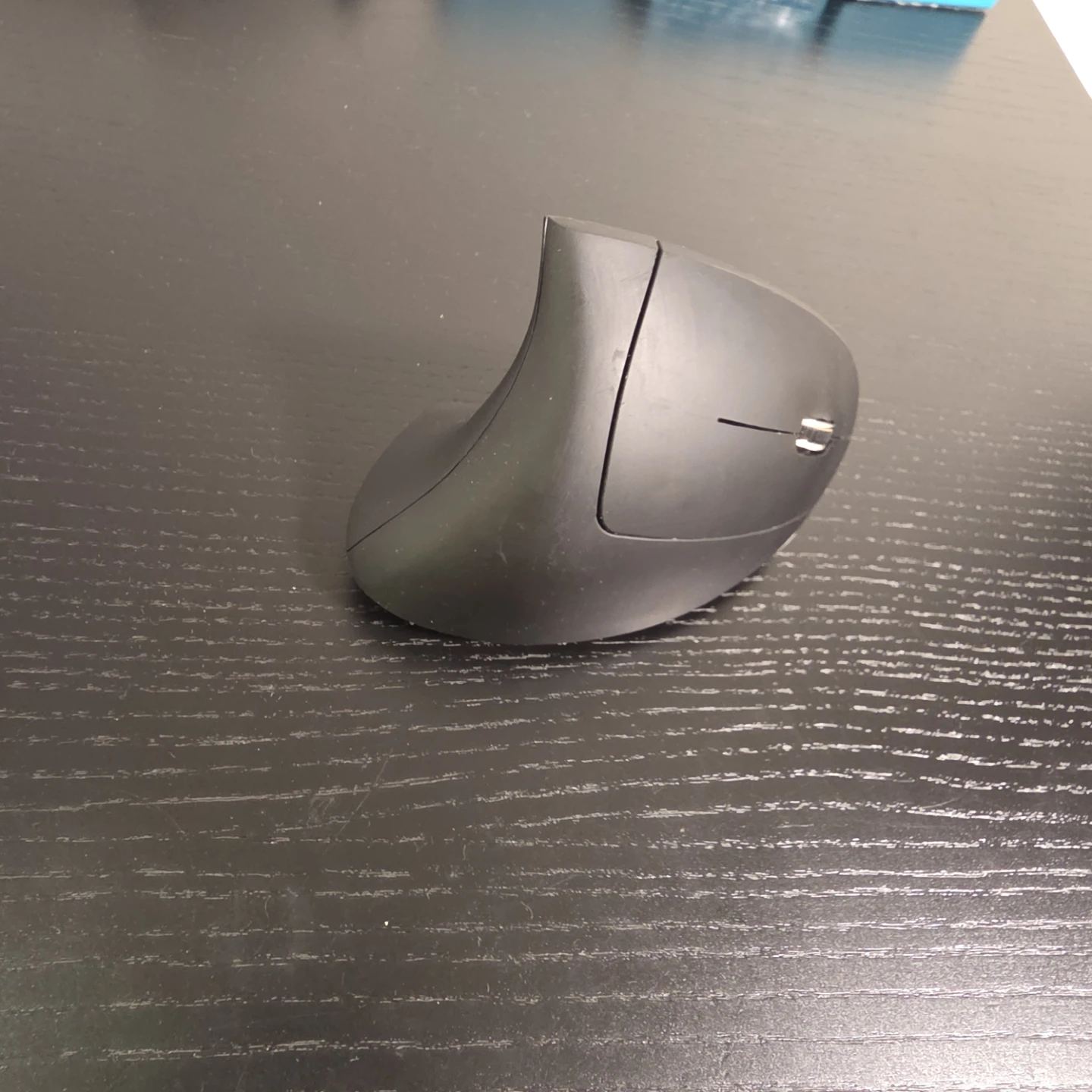 Used Anker  rechargeable Wireless Vertical Ergonomic mouse - photo 4