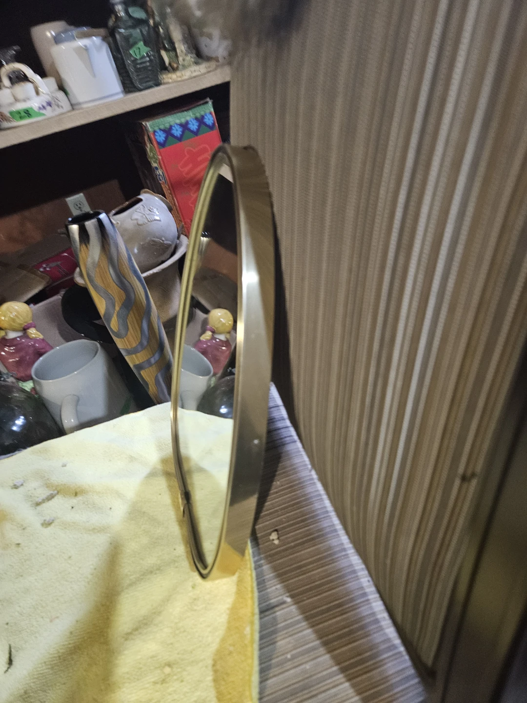 Oval Mirror with Gold Trim - photo 4