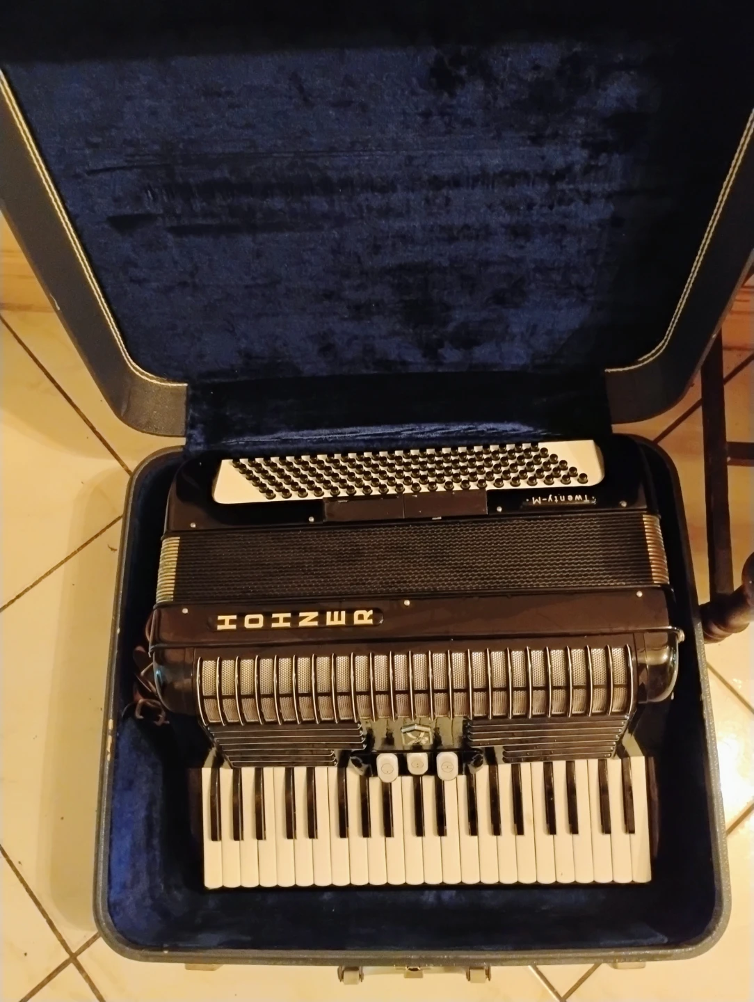 Hohner Accordion - photo 2