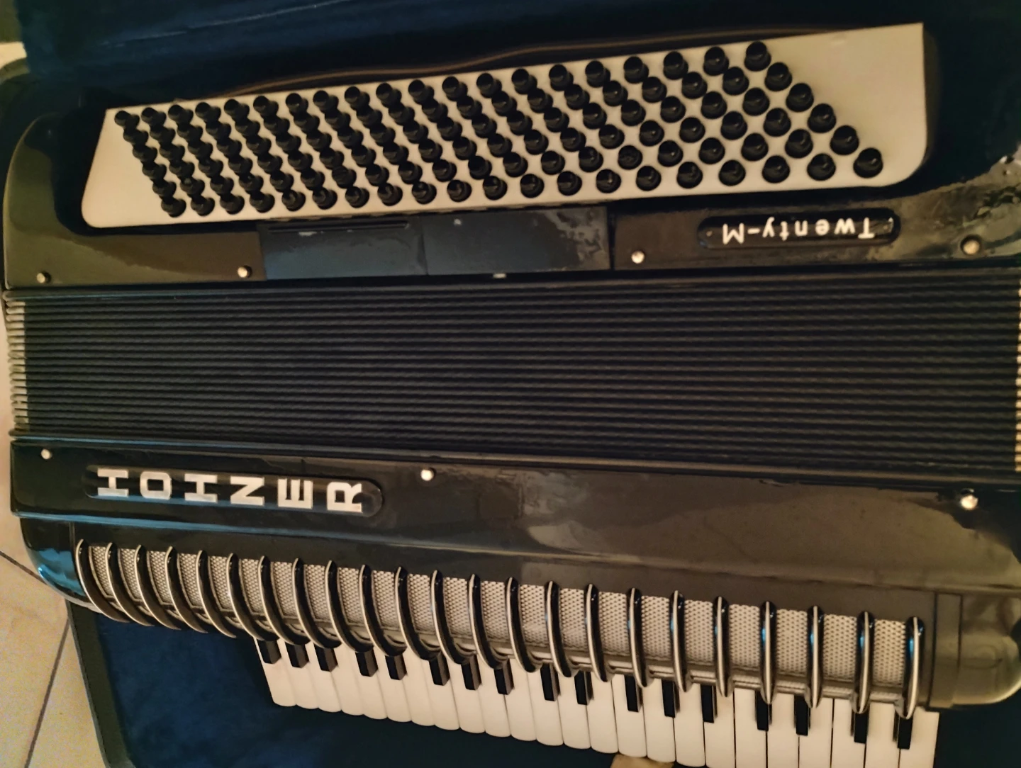 Hohner Accordion - photo 3