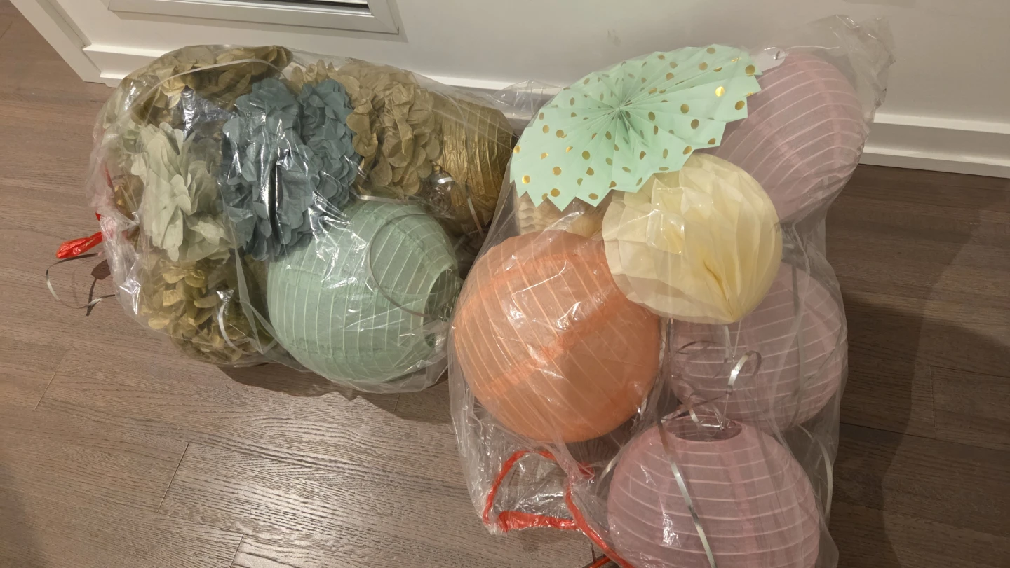 15 pcs. DECOR SET - lanterns, flower pompoms, fans - photo 3
