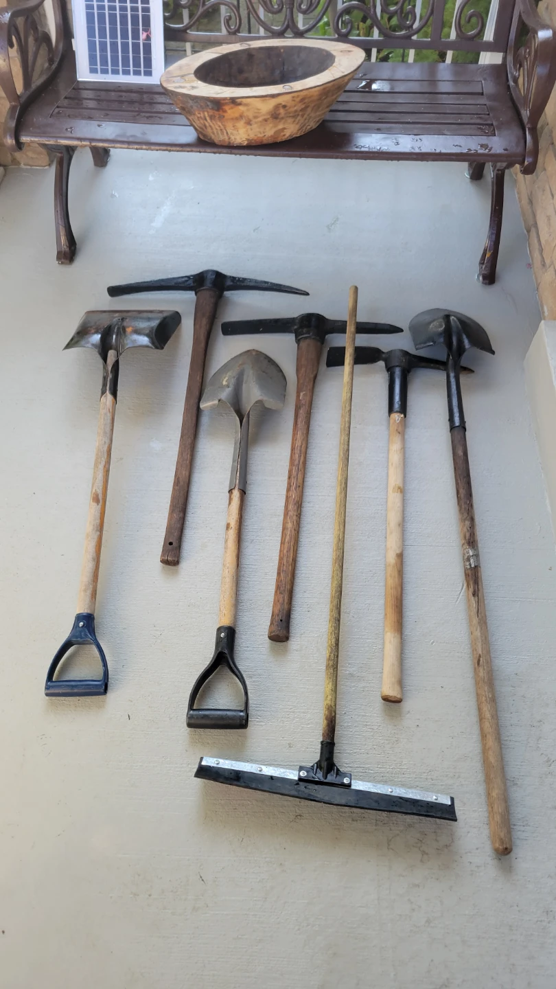 Garden Tools - Shovels, Pickaxes, squeegee, blower, wheelbarrow - photo 2