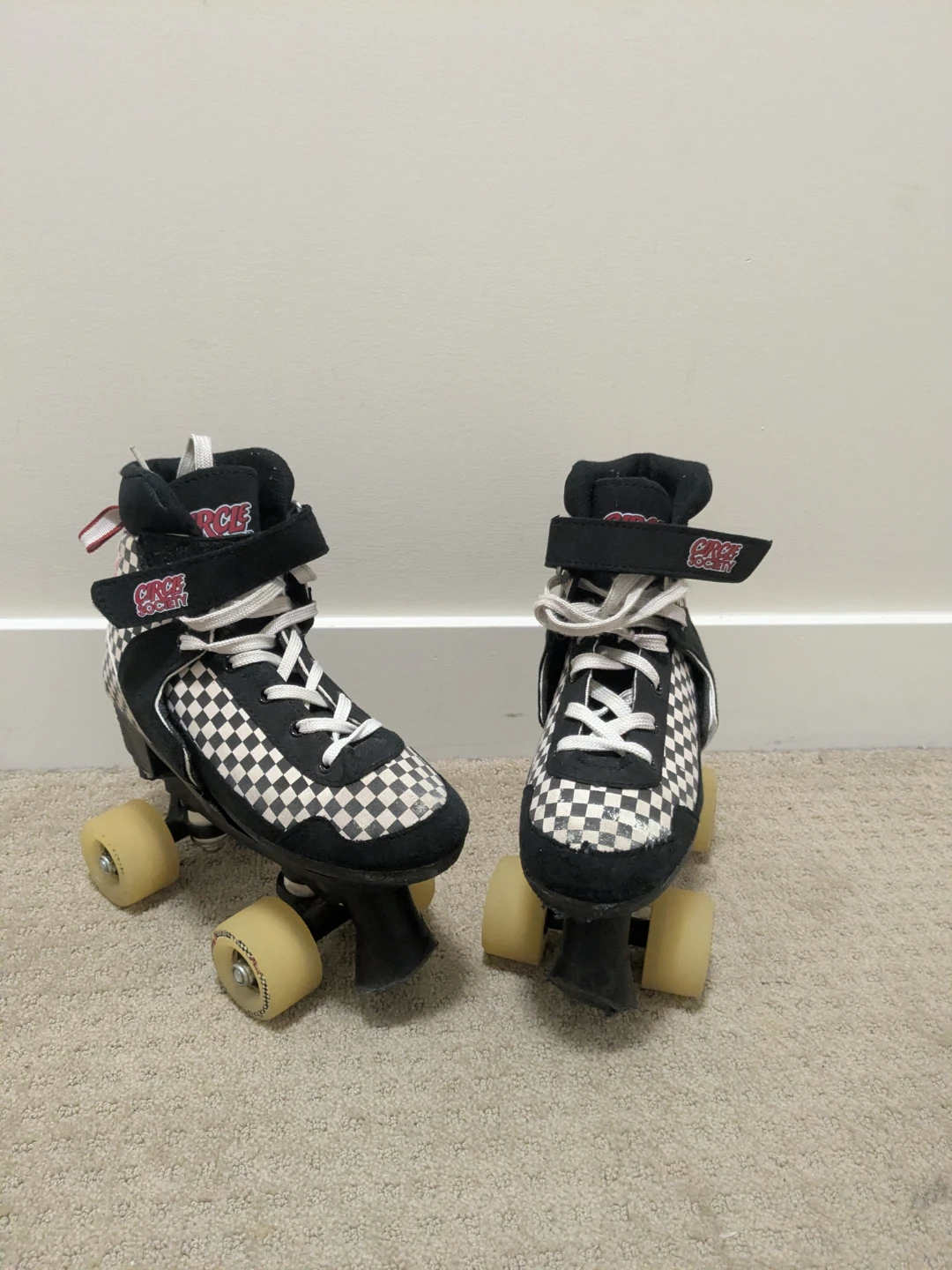 Circle society Roller Skates