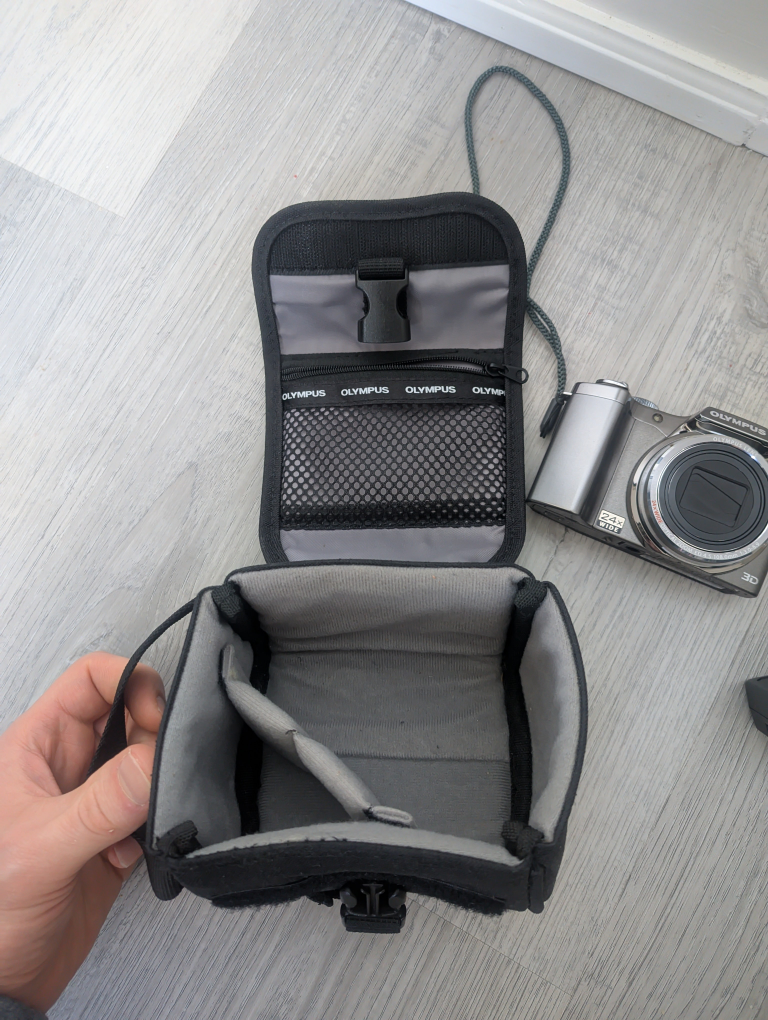 Olympus SZ-30MR 16MP Digital Camera with Case - photo 4
