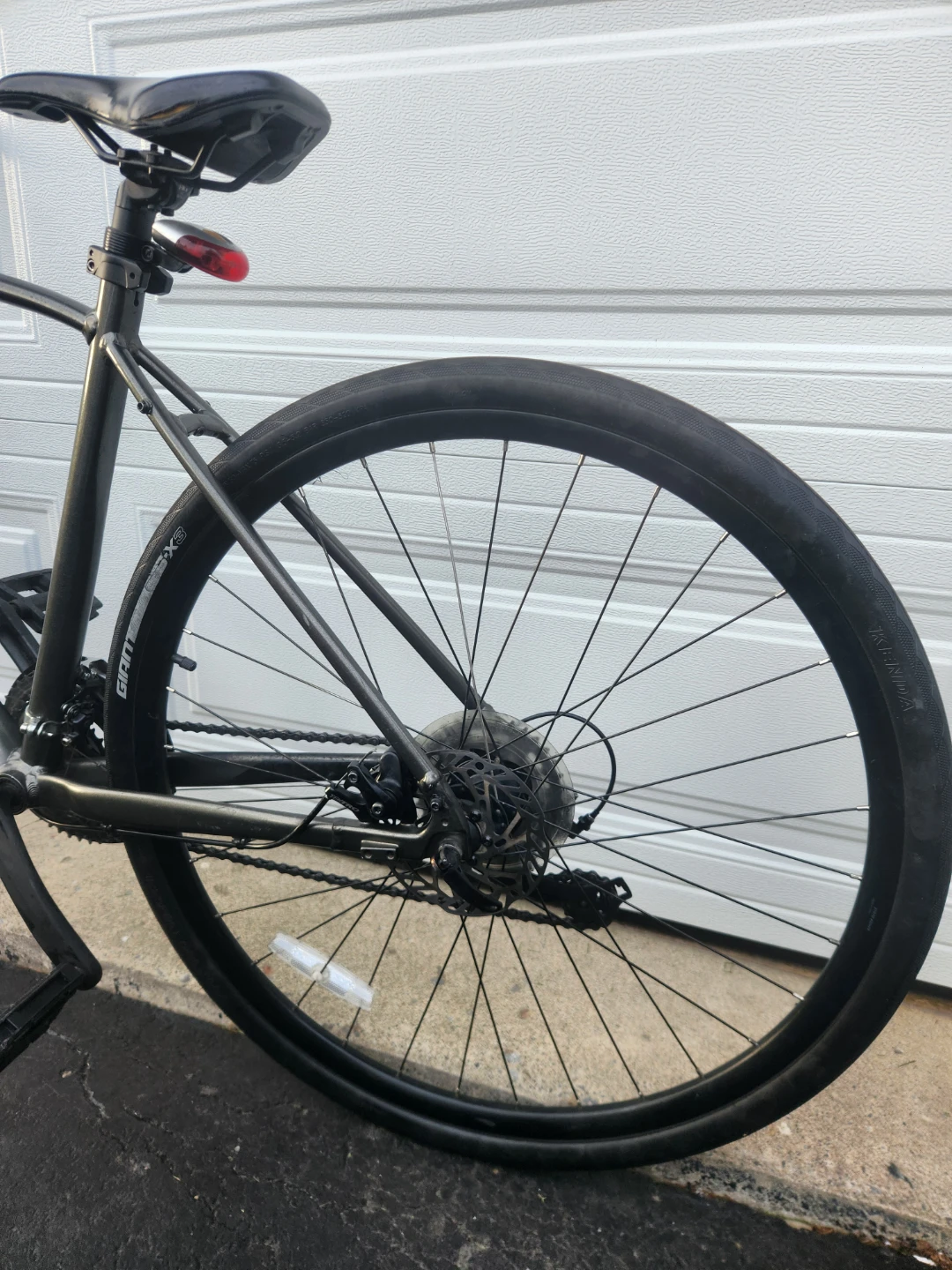Giant Escape Hybrid Bike - photo 2