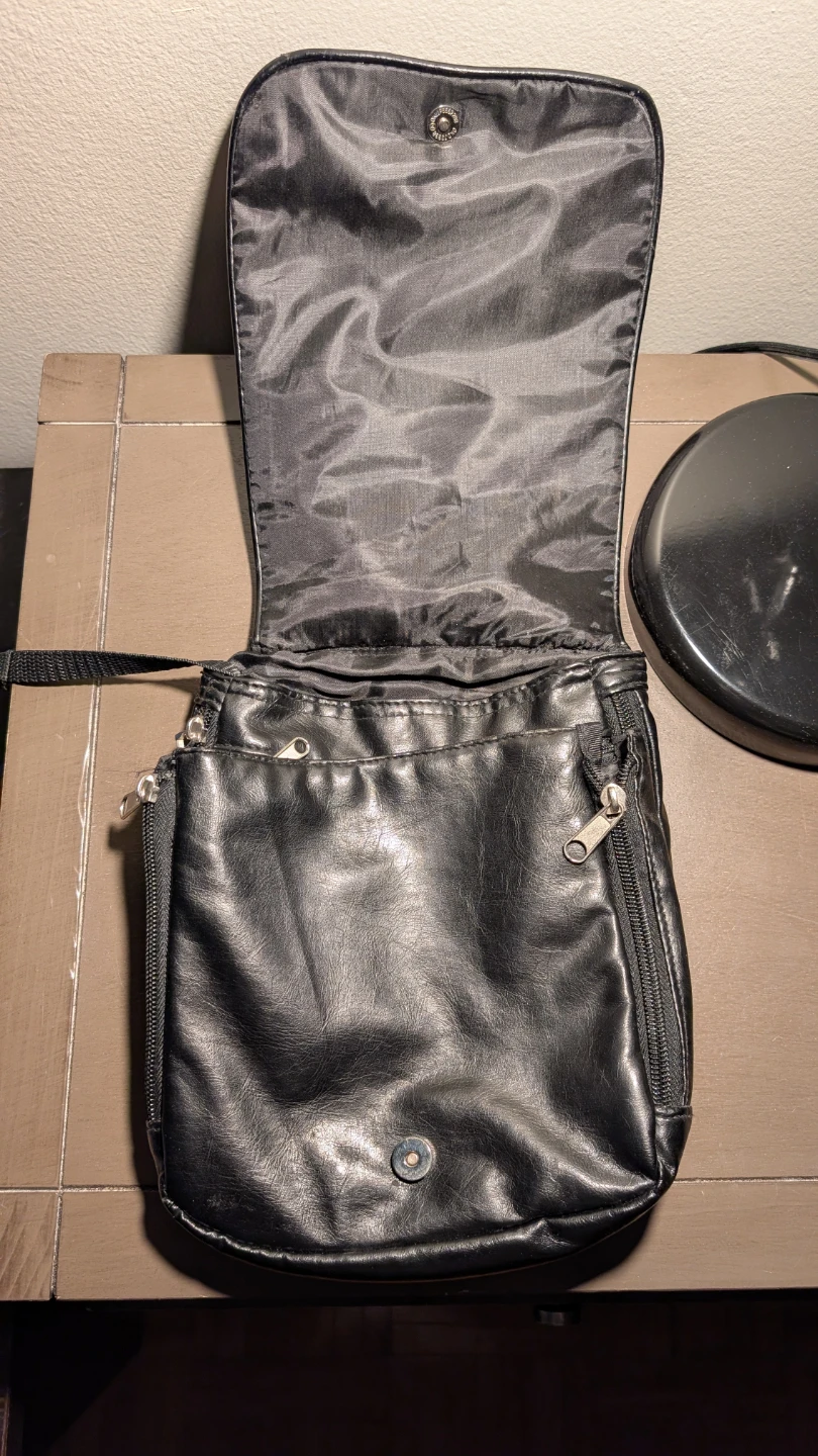 Roots Black Faux Leather Sling Bag - photo 5