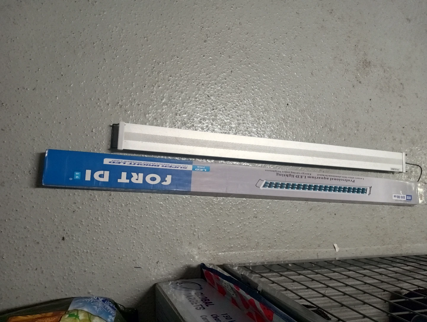 Aquarium LED Lighting 100-110 cm and pumper $30. Moving sales.