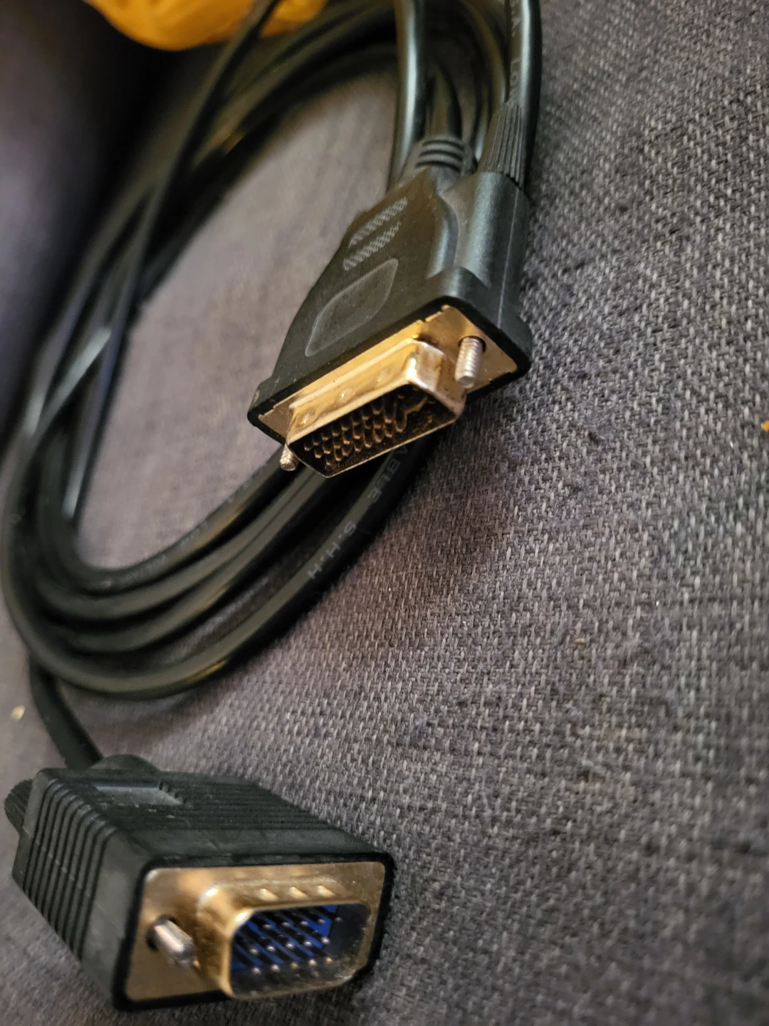 DVI to VGA Cable - photo 3