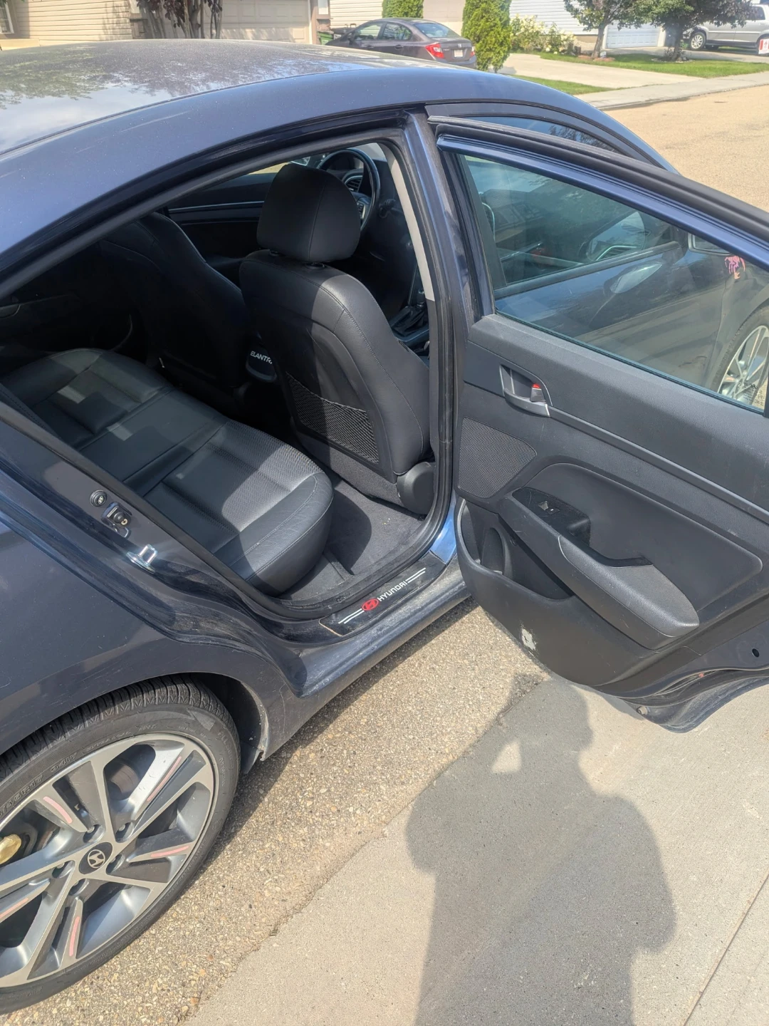 2018 Hyundai Elantra - photo 4