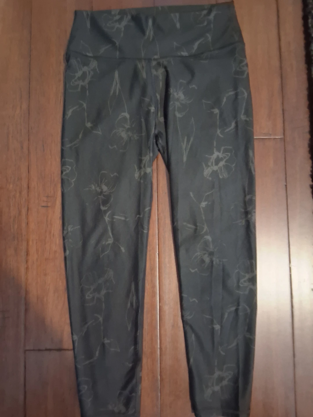 Floral pattern black fabletics leggings