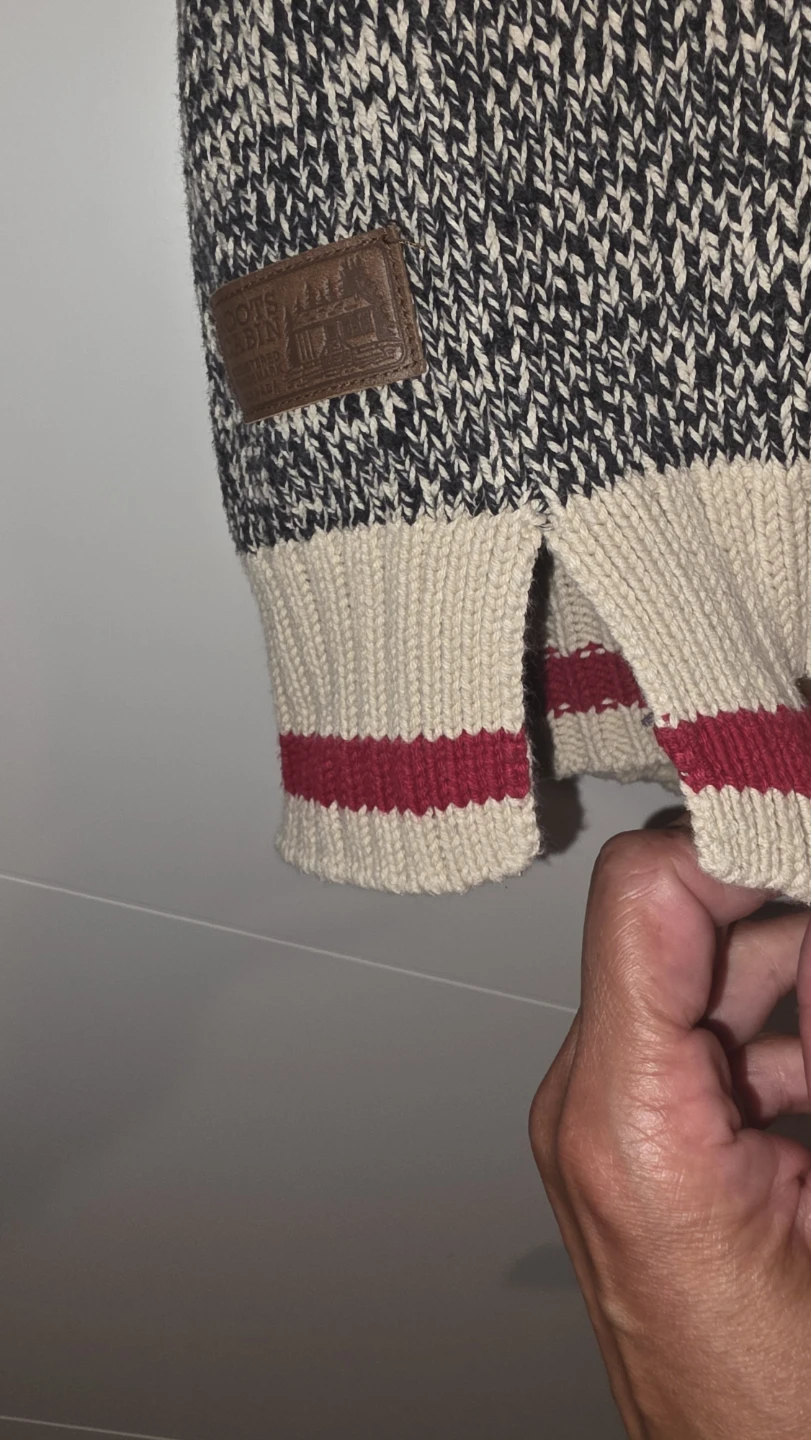 Roots Cabin Marled Knit V-Neck Sweater – Size S - photo 4