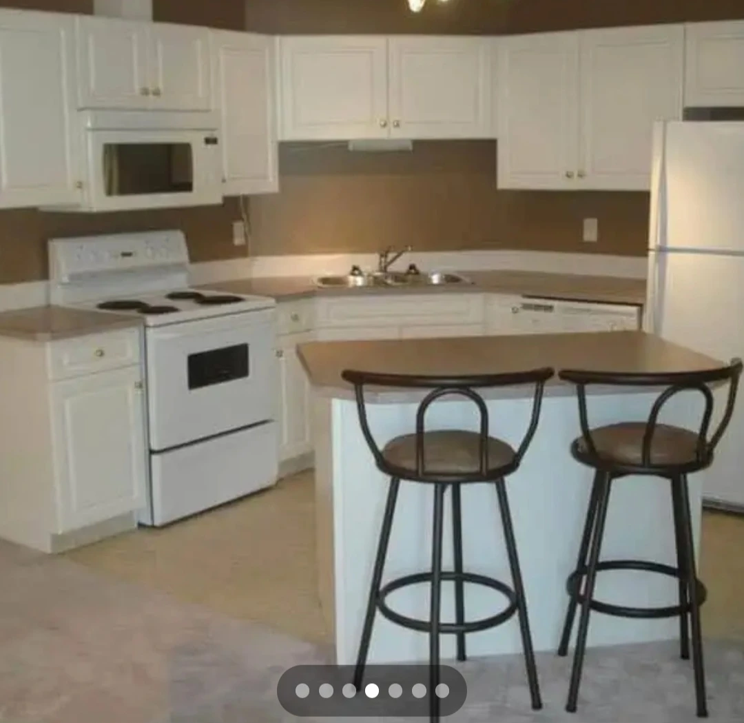 Unfurnished bedroom, utilities included except WIFI. - photo 2
