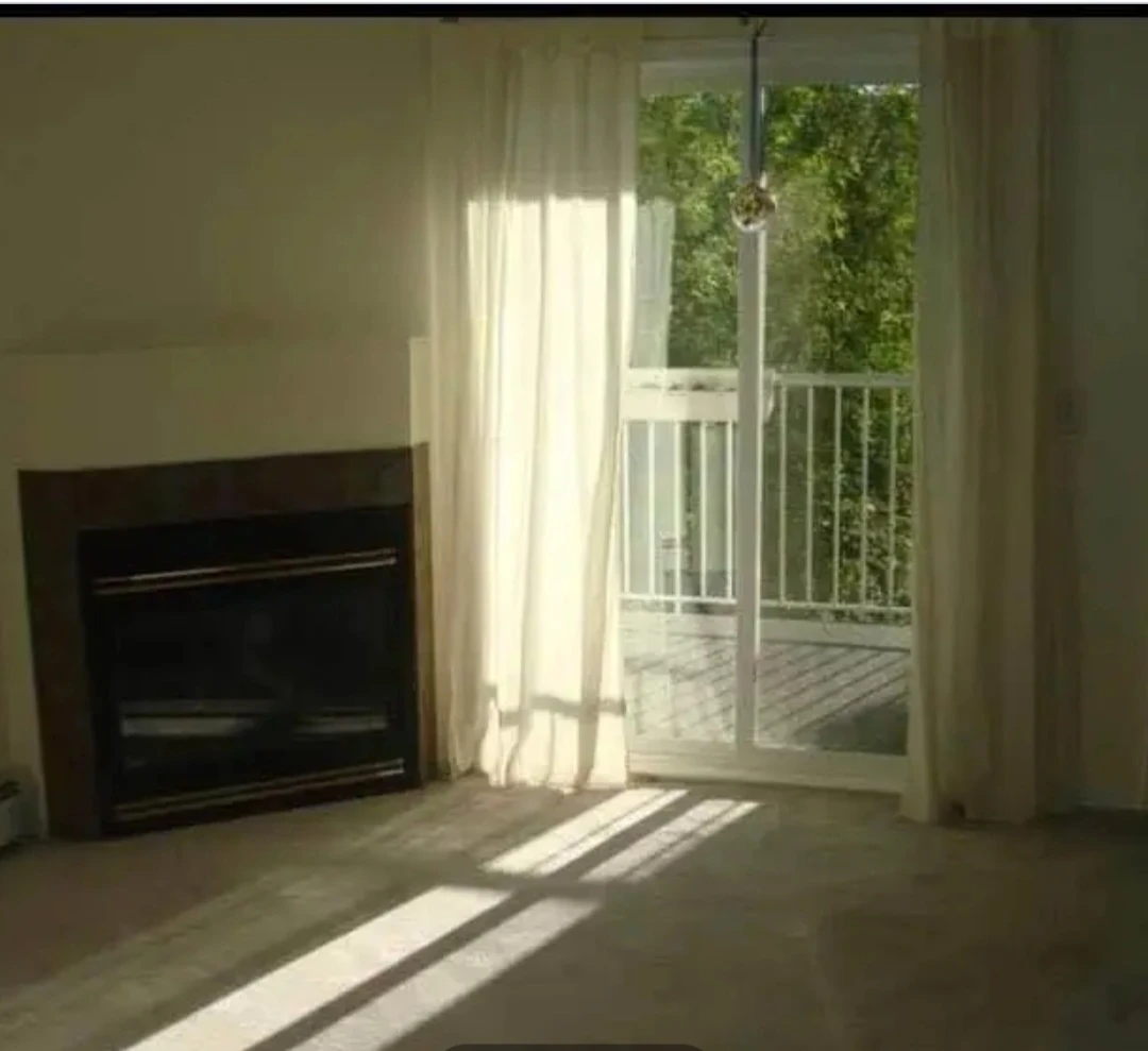 Unfurnished bedroom, utilities included except WIFI. - photo 3
