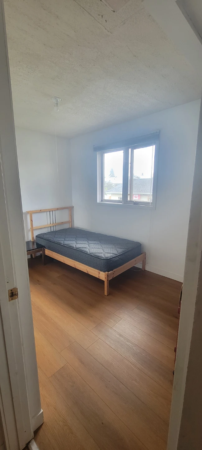 Room for Rent - photo 5