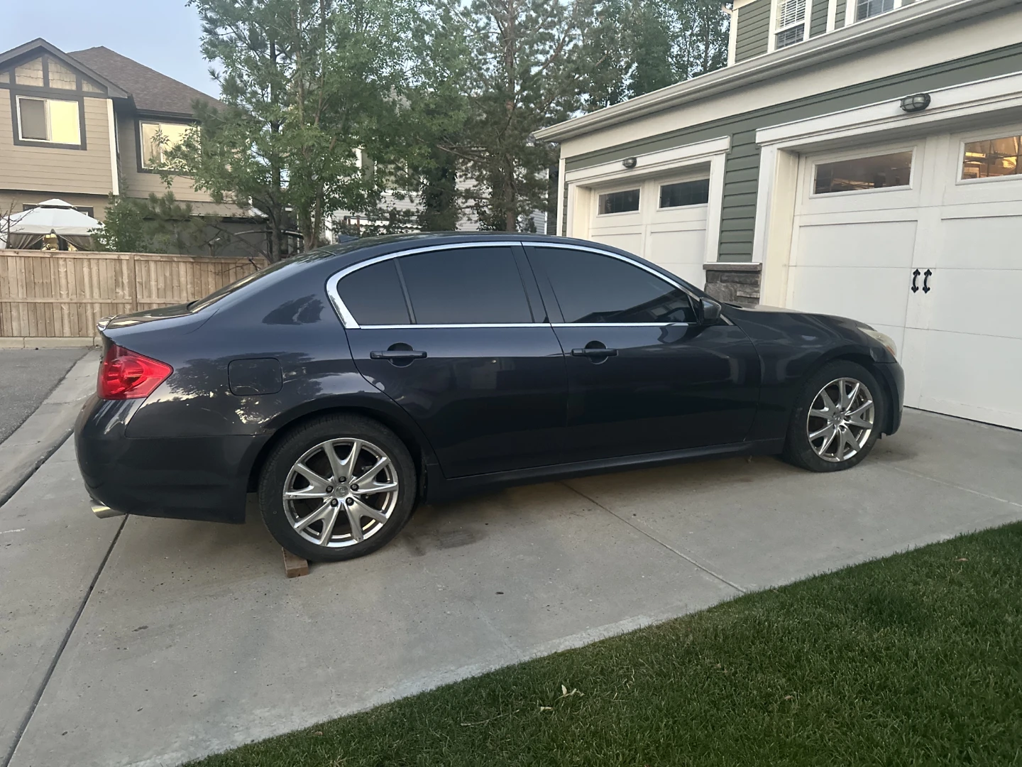Infiniti G37x Sedan - Price is negotiable - photo 2