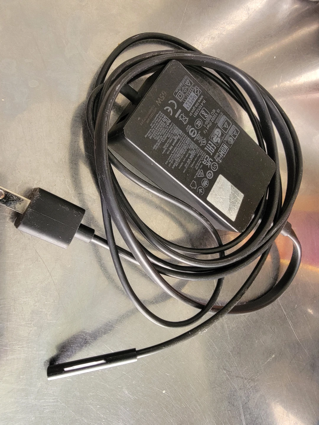 Microsoft Surface 65W Power Supply