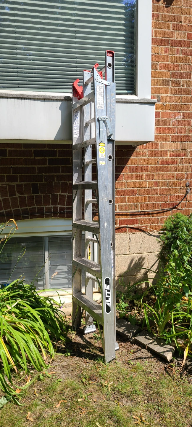 LITE 7" - 11" Aluminum Combination Extension Ladder
