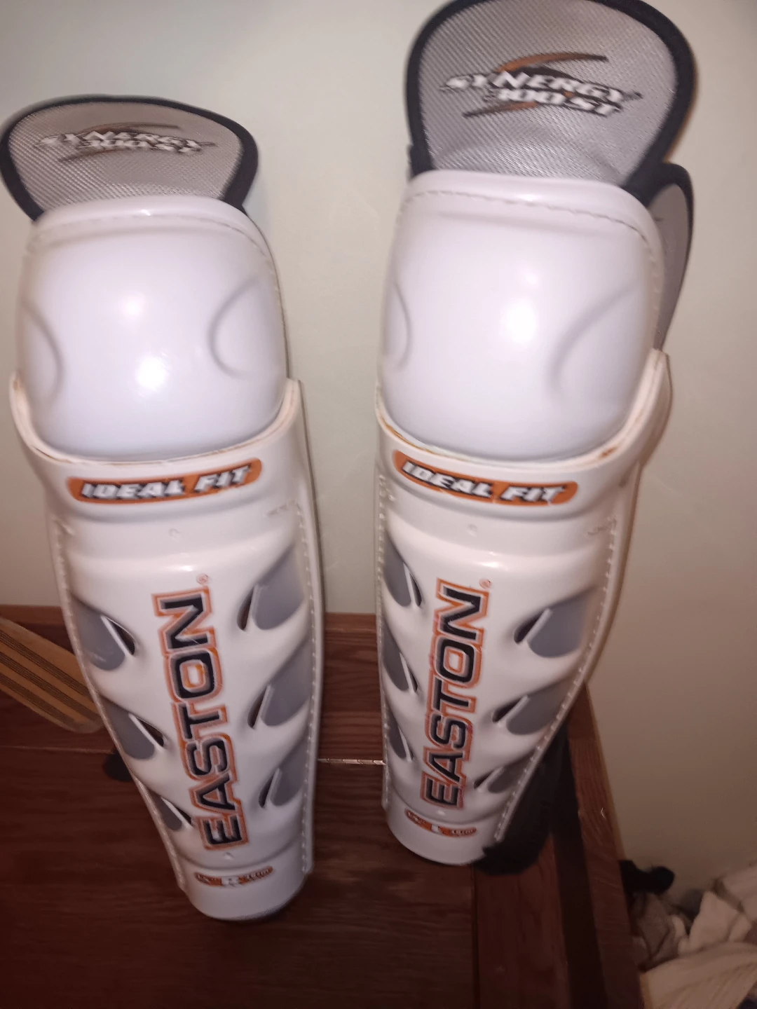 Bauer 400 Hockey Pants & Easton Shin Guards - photo 2