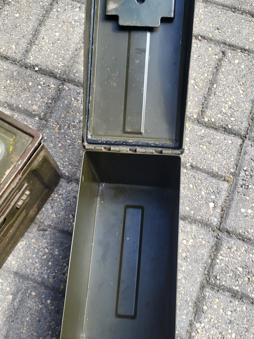 Set of 2 Vintage Ammo Cans - photo 4