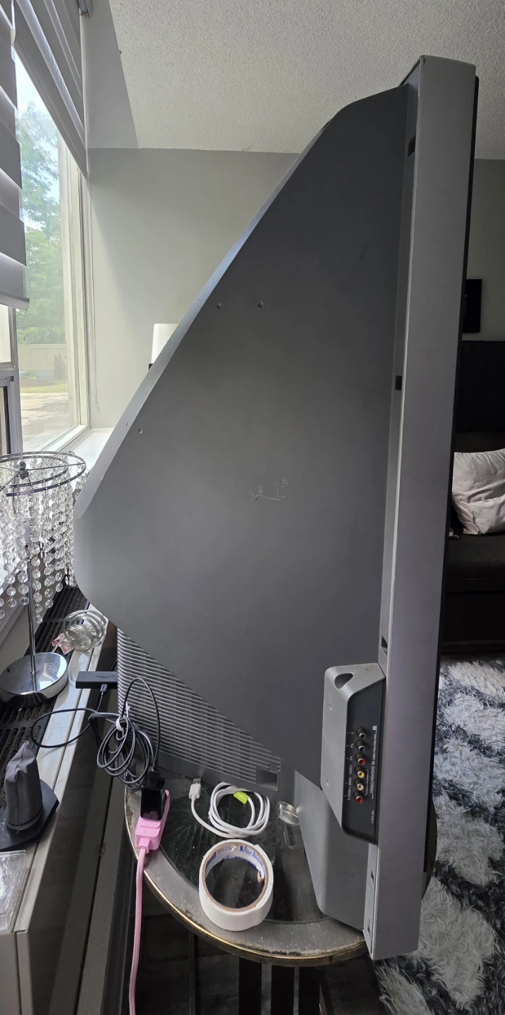Sony WEGA CRT Television - photo 3