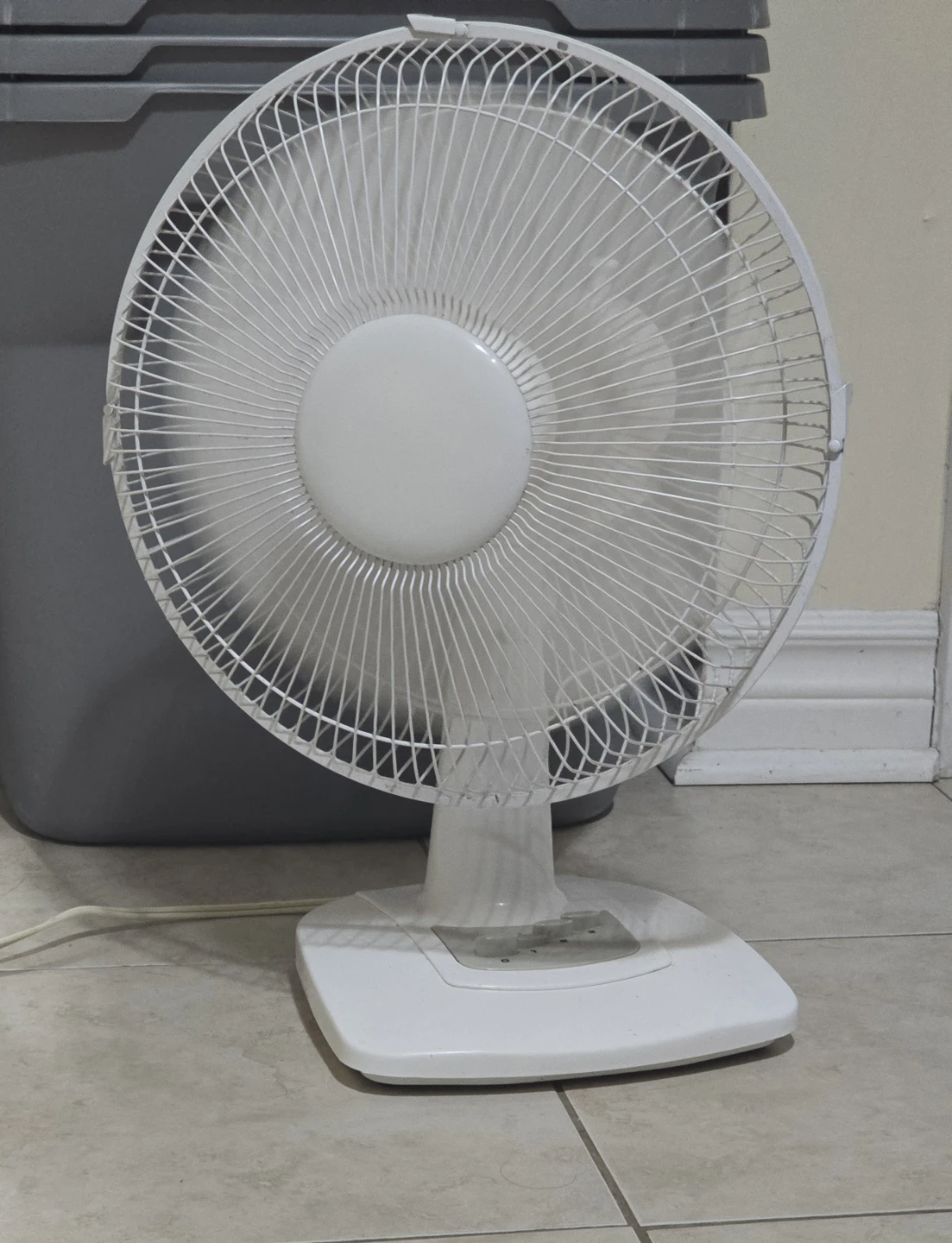 White Table Fan - photo 3
