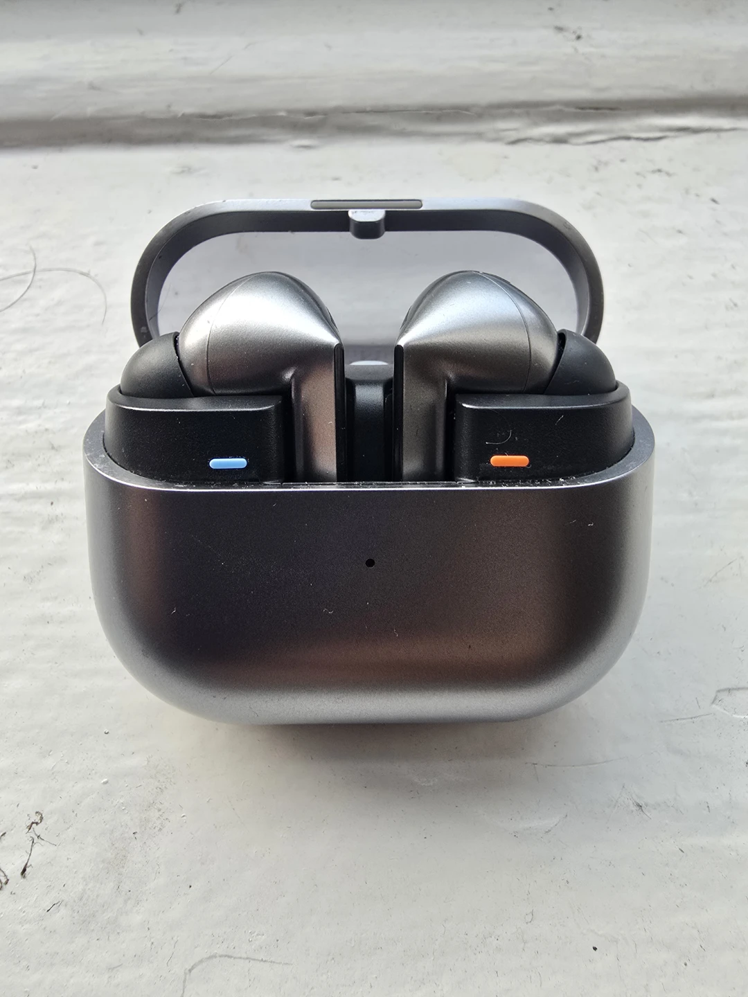 Samsung Galaxy Buds3 Pro with Original Box and Accessories - photo 3