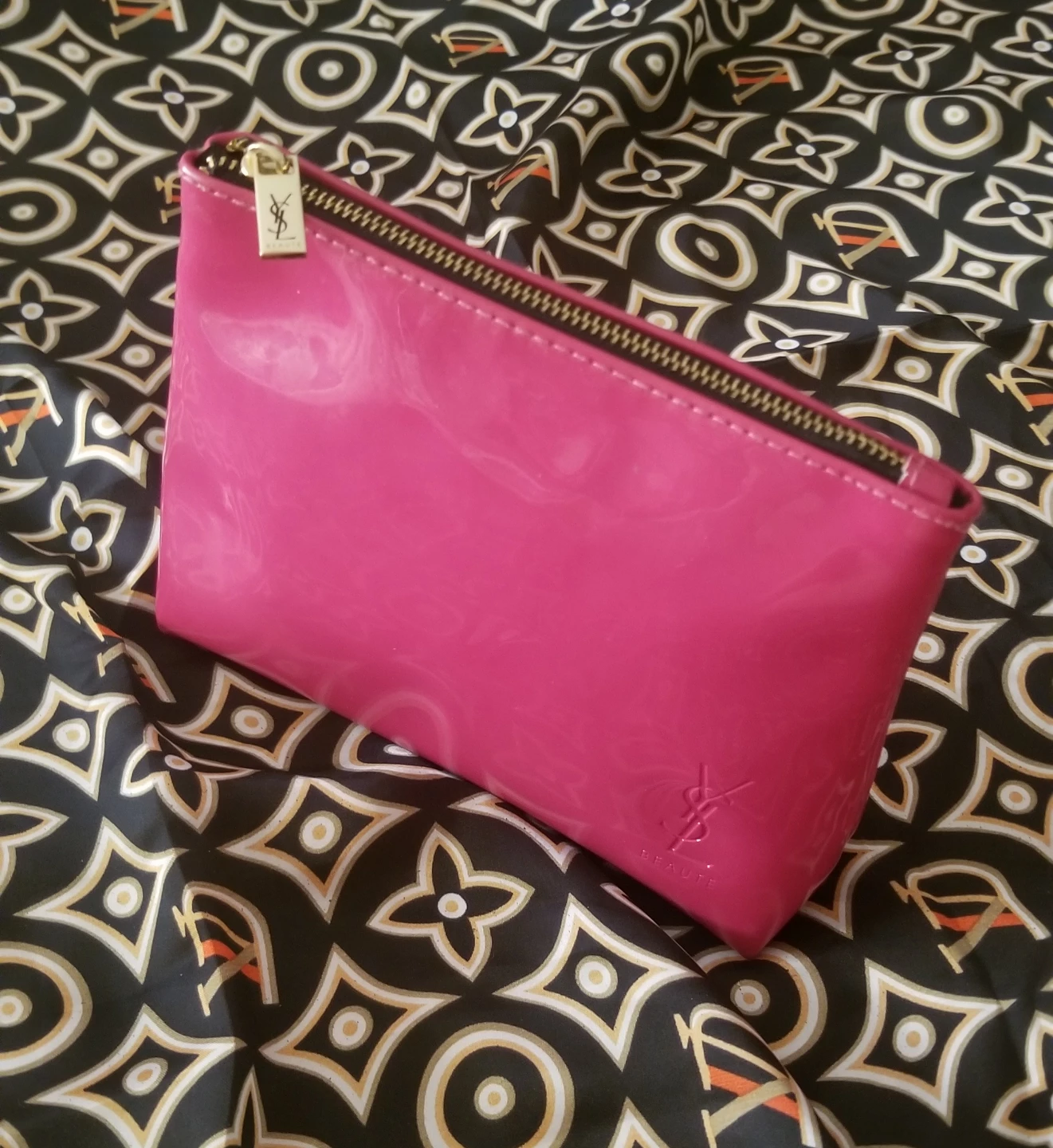 YSL Beauté Pink Patent Leather Mini Bag - photo 2