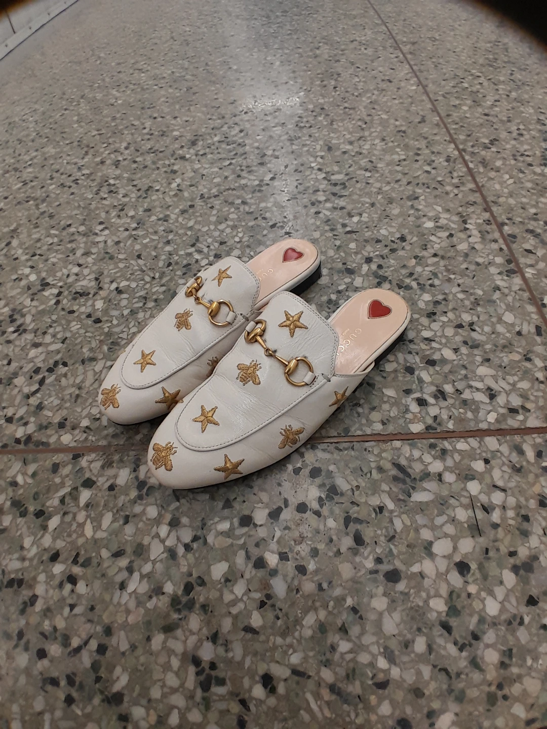 Gucci White Leather Mules with Stars and Bees Women's Size  6 - photo 4