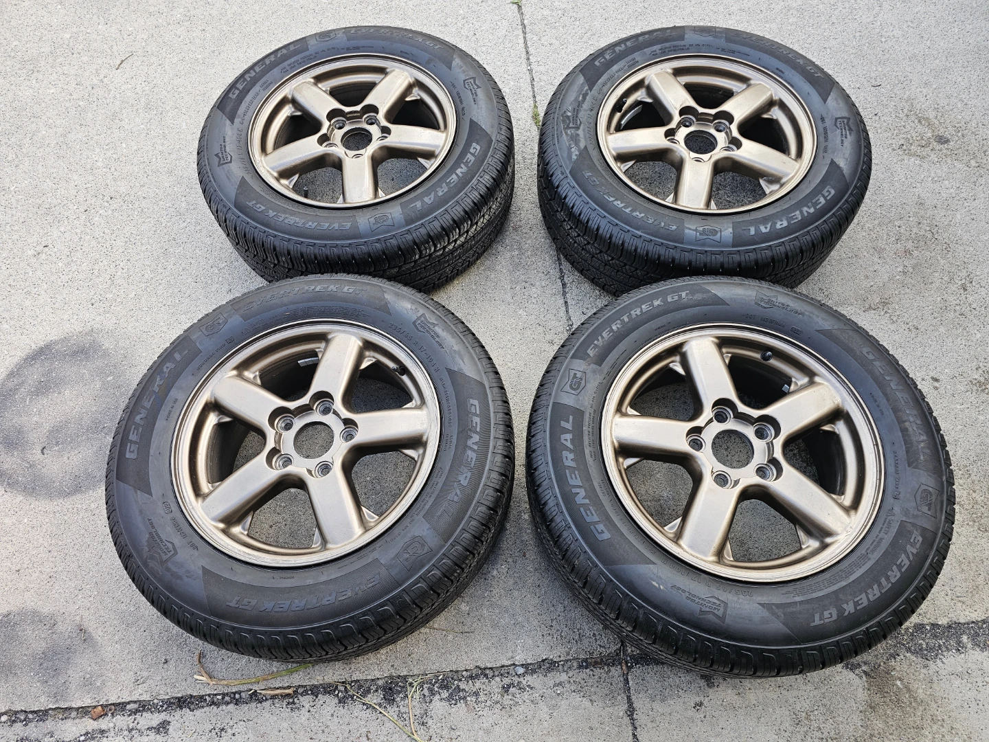 DODGE GRAND CARAVAN ALL SEASON TIRES ON ALLOY RIMS 235/65 R17