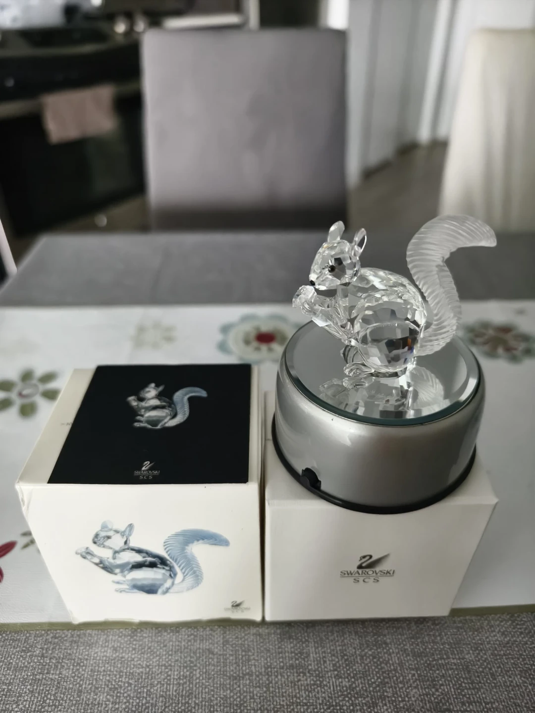 Swarovski SCS Crystal Squirrel – Retired Collectible - photo 3