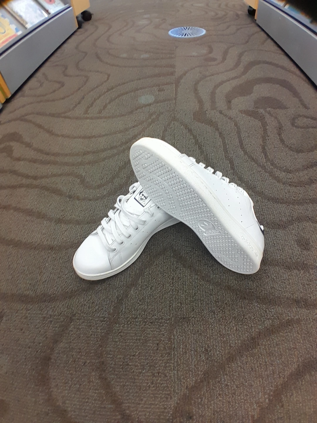 Adidas Stan Smith White/Navy Leather Sneaker Men's size 8s - photo 2