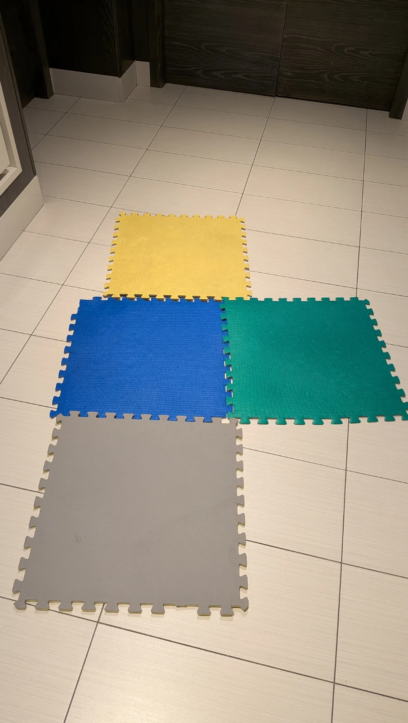 6 plus 4 Interlocking Foam Mats 25" squared - photo 3
