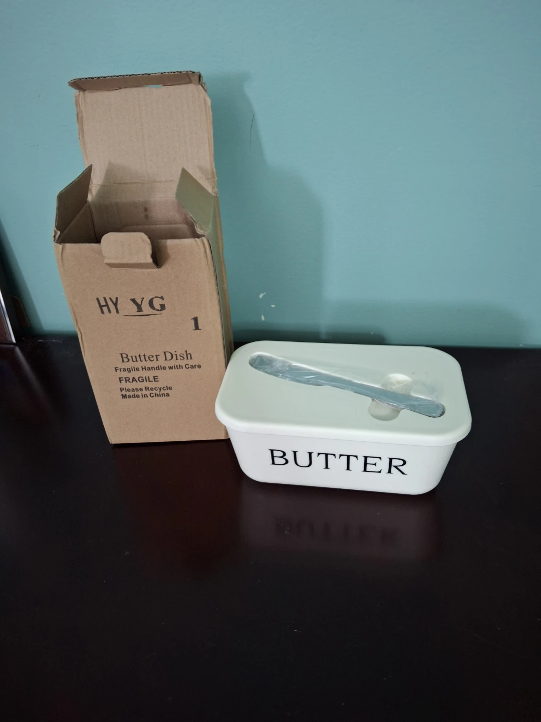 HY YG Butter Dish with Lid and Knife