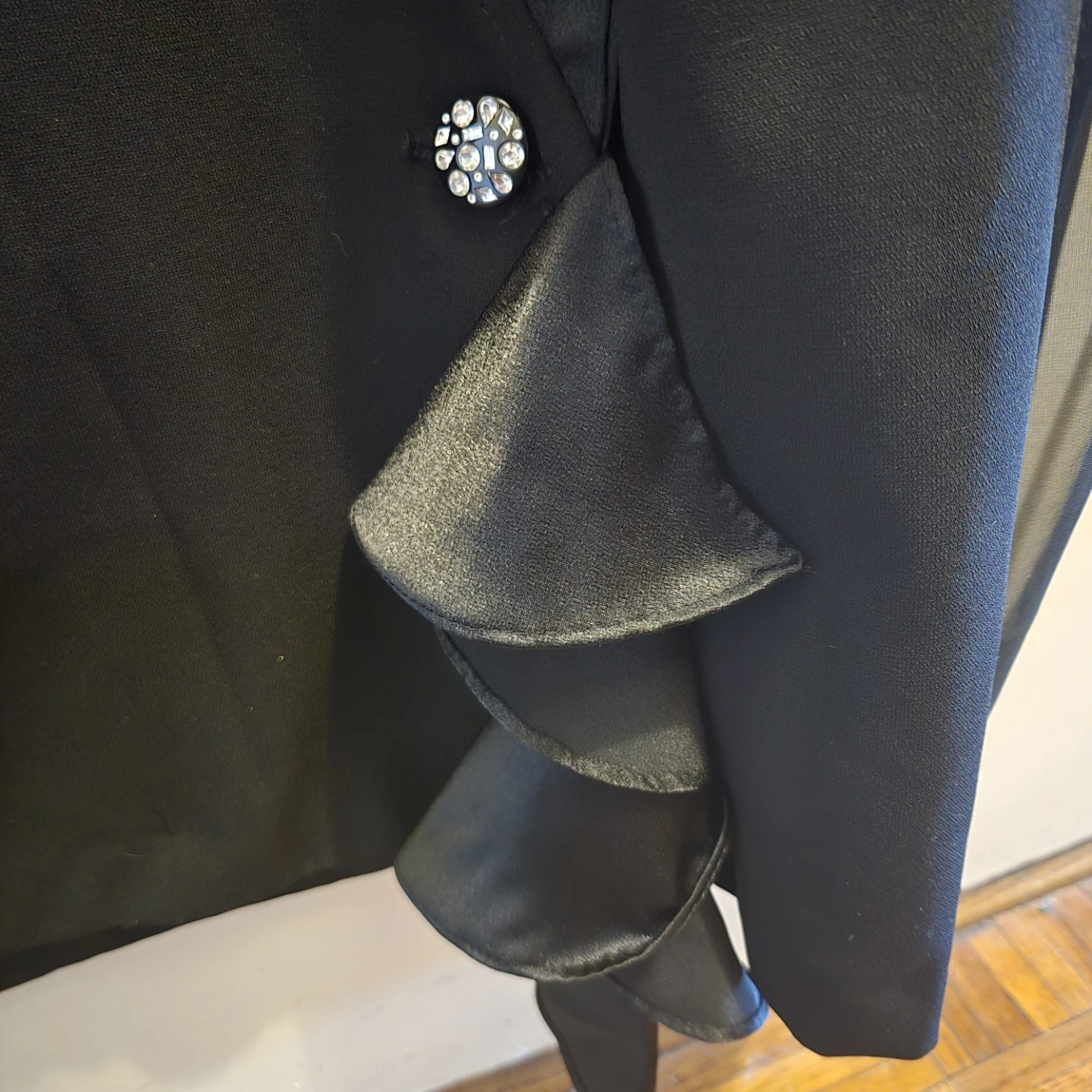 * FREE * Black Satin Sheer Sleeve Blazer - photo 5
