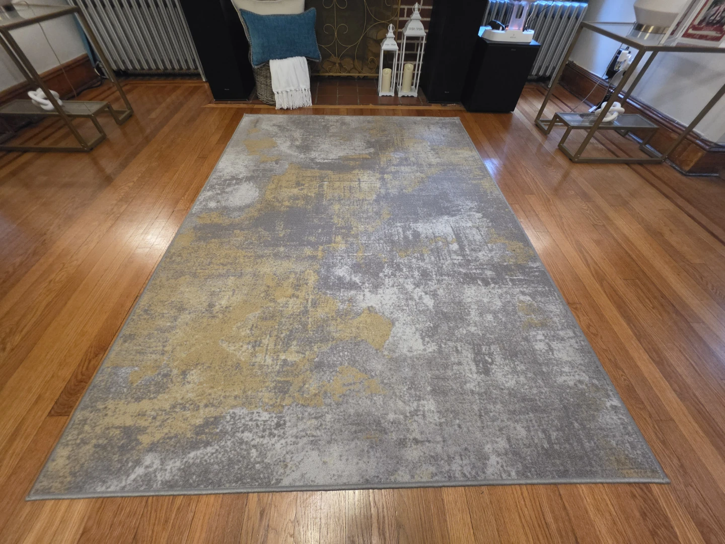 Two matching Abstract Area Rugs Gray and Gold 5×7 , 7×10 - photo 2