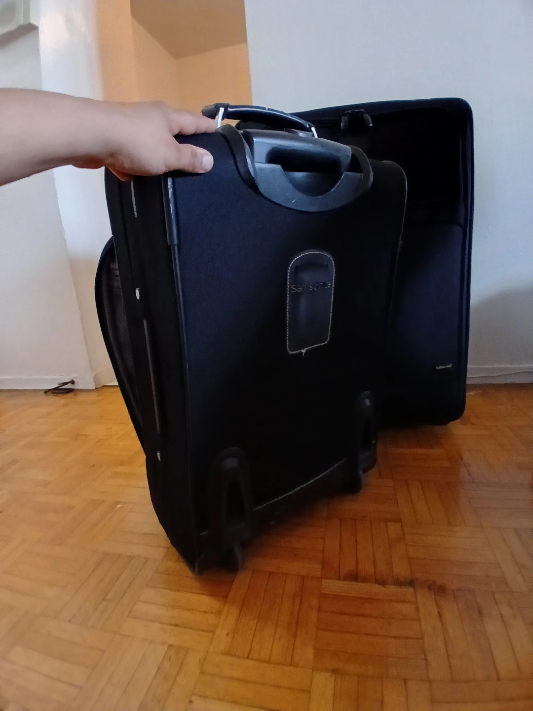 Samsonite Black Spinner Luggage - photo 2
