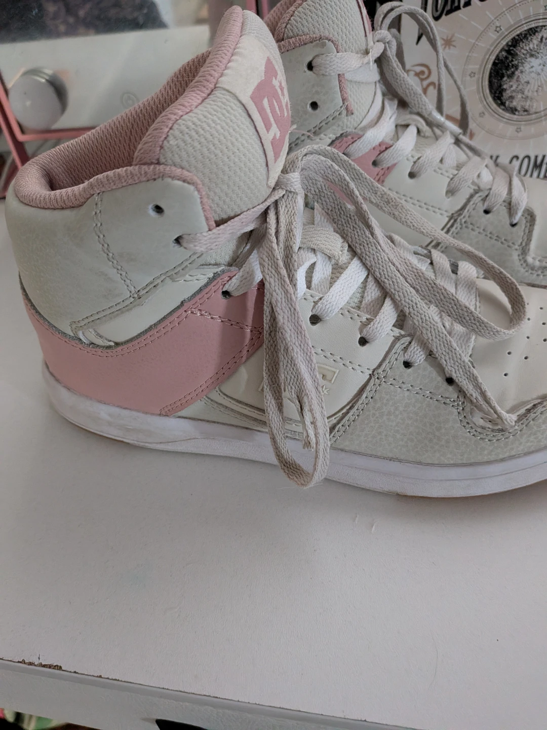 DC Shoes High-Top Sneakers White & Pink