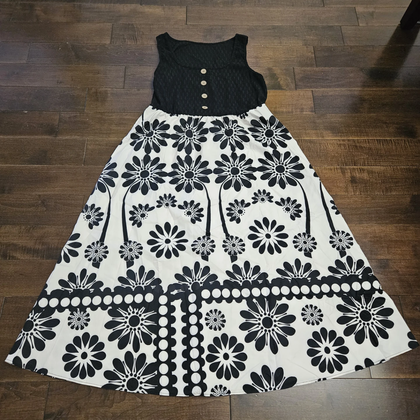 Brand new Women's Black and White Floral Maxi Dress - photo 2